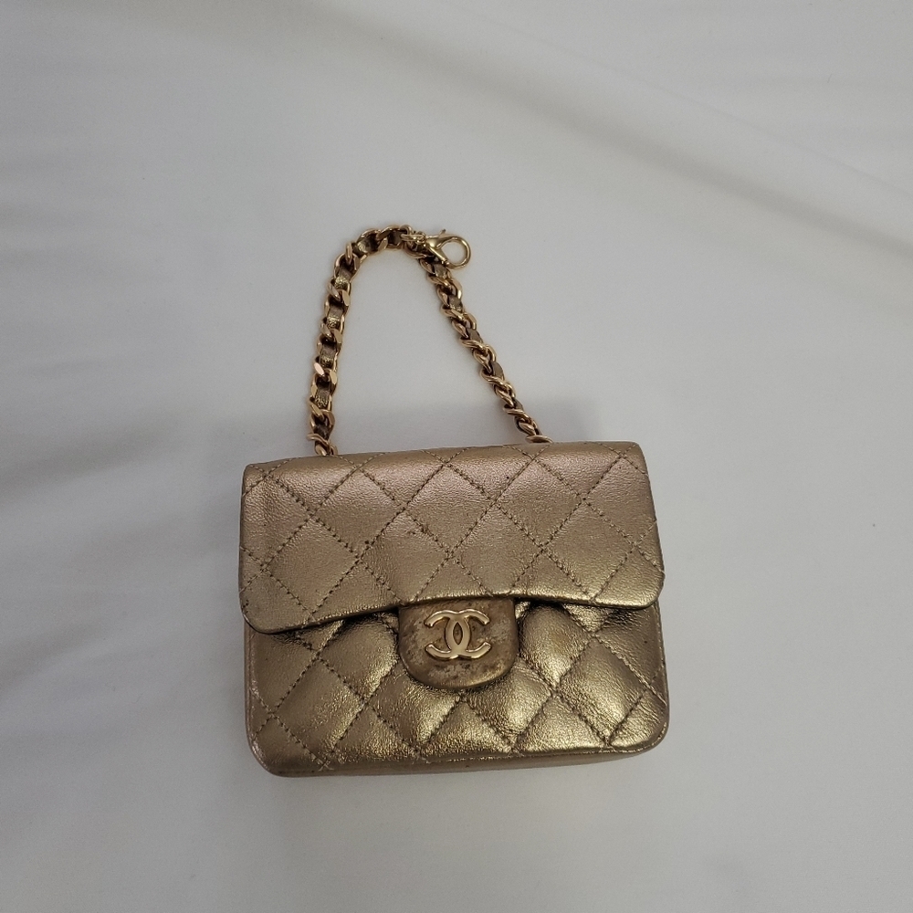 CHANEL Quilted Mini Flap Bag Charm Keychain Gold - Picture 3 of 13